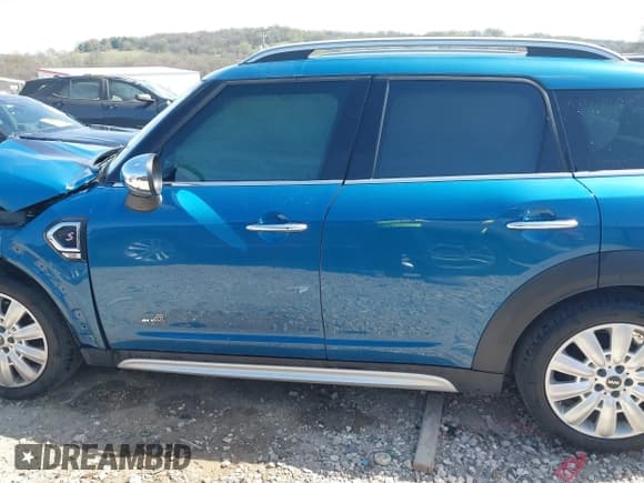 ✅ 2018 MINI Countryman Cooper S • VIN: WMZYT5C30J3E60548 • Lot: 41890016. Wystawiony na IAAI z przebiegiem 75 769 mil. Bezpłatny archiwum sprzedaży aukcyjnych z USA i szczegółowy raport historii pojazdu na DreamBid. Zdjęcie 14.