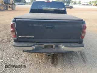 ✅ 2006 Chevrolet Silverado 1500 LS • VIN: 2GCEC13VX61294837 • Lot: 65649104. Wystawiony na Copart z przebiegiem 272 565 mil mil. Skorzystaj z bezpłatnego archiwum sprzedaży aukcyjnych z USA i zobacz szczegółowy raport historii pojazdu na DreamBid. Zdjęcie 6.