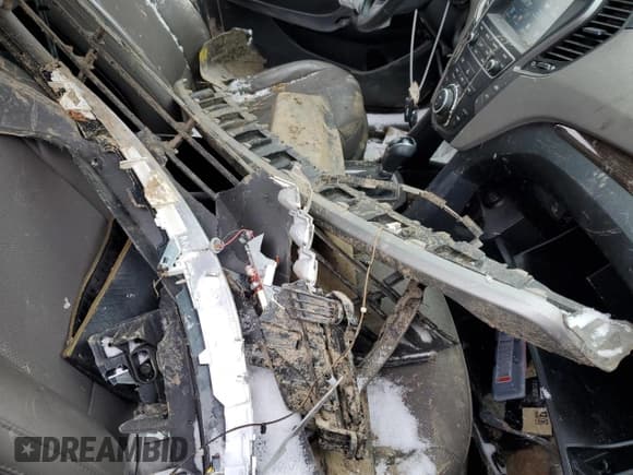 ✅ 2017 Hyundai Santa Fe 2.4L • VIN: 5NMZUDLB2HH023842 • Лот: 82839803. Опубликован ранее на Copart с пробегом 39 883 миль. Бесплатный доступ к архиву аукционных продаж из США и подробный отчёт об истории автомобиля на DreamBid. Изображение 13.