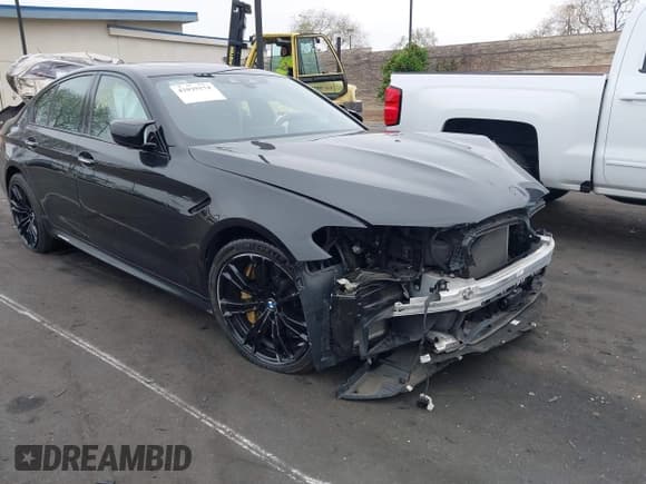 ✅ 2018 BMW M5 • VIN: WBSJF0C59JB282549 • Lot: 42029174. Wystawiony na IAAI z przebiegiem Nie podano. Bezpłatny archiwum sprzedaży aukcyjnych z USA i szczegółowy raport historii pojazdu na DreamBid. Zdjęcie 1.