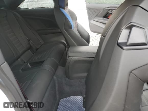 ✅ 2024 BMW M2 • VIN: 3MF13DM08R8E20280 • Lot: 83930785. Wystawiony na Copart z przebiegiem 13 946 mil. Bezpłatny archiwum sprzedaży aukcyjnych z USA i szczegółowy raport historii pojazdu na DreamBid. Zdjęcie 10.