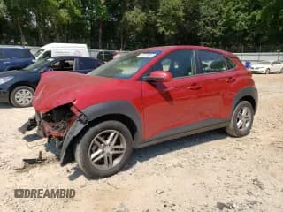 ✅ 2018 Hyundai Kona SE • VIN: KM8K12AA6JU066972 • Лот: 67072964. Опубликован ранее на Copart с пробегом 97 426 миль. Бесплатный доступ к архиву аукционных продаж из США и подробный отчёт об истории автомобиля на DreamBid. Изображение 1.