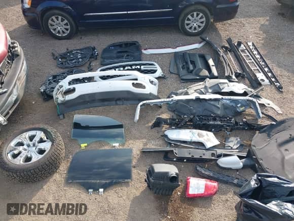 2024 Ram 1500 Big Horn с VIN 1C6RRFFG1RN143096, выставлен на аукционе IAAI как лот 41195191 с пробегом 9 022 миль миль и . История ставок и продаж доступна на DreamBid. Изображение 12.