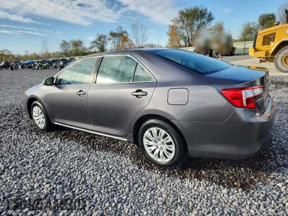 ✅ 2014 Toyota Camry LE • VIN: 4T4BF1FK7ER435850 • Lot: 91128925. Listed on Copart with 123,157 mi. Free auction sales archive from the USA and detailed vehicle history report at DreamBid. Image 2.