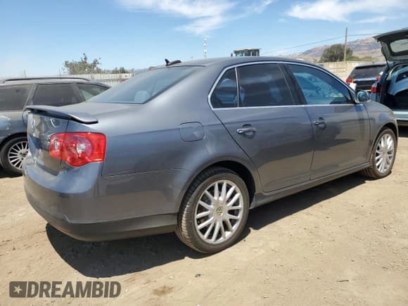 ✅ 2006 Volkswagen Jetta GLI Turbo • VIN: 3VWXJ71K96M697725 • Лот: 66589325. Опубликован ранее на Copart с пробегом 113 276 миль. Бесплатный доступ к архиву аукционных продаж из США и подробный отчёт об истории автомобиля на DreamBid. Изображение 3.