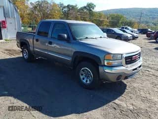 2006 GMC Sierra 1500 SL with VIN 2GTEK13V061180252, listed as a IAAI auction lot 43389976 with 306,080 mi miles and . Bid and sale history available at DreamBid. Image 1.
