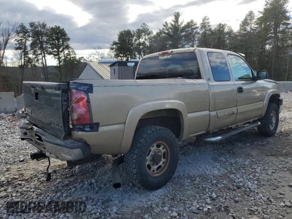 ✅ 2005 Chevrolet Silverado 2500HD LT • VIN: 1GCHK29U35E209094 • Lot: 80240144. Listed on Copart with 156,176 mi. Free auction sales archive from the USA and detailed vehicle history report at DreamBid. Image 3.