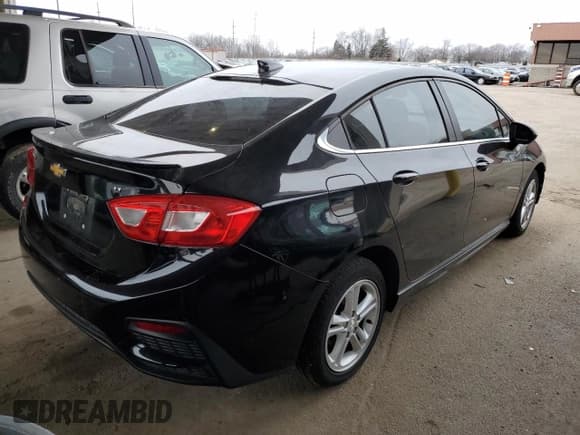 ✅ 2017 Chevrolet Cruze LT • VIN: 1G1BE5SM8H7112001 • Lot: 35867773. Listed on Copart with 67,869 mi. Free auction sales archive from the USA and detailed vehicle history report at DreamBid. Image 3.