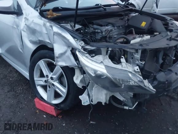 ✅ 2013 Toyota Camry SE • VIN: 4T1BF1FKXDU291168 • Lot: 43738740. Wystawiony na IAAI z przebiegiem 115 844 mil. Bezpłatny archiwum sprzedaży aukcyjnych z USA i szczegółowy raport historii pojazdu na DreamBid. Zdjęcie 6.