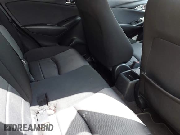 ✅ 2018 Mazda CX-3 Sport • VIN: JM1DKDB77J1322532 • Lot: 42693685. Wystawiony na IAAI z przebiegiem 69 009 mil. Bezpłatny archiwum sprzedaży aukcyjnych z USA i szczegółowy raport historii pojazdu na DreamBid. Zdjęcie 8.