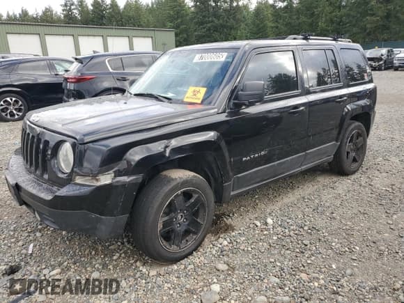 ✅ 2017 Jeep Patriot Latitude • VIN: 1C4NJRFB0HD137380 • Lot: 87000605. Wystawiony na Copart z przebiegiem Nie podano. Bezpłatny archiwum sprzedaży aukcyjnych z USA i szczegółowy raport historii pojazdu na DreamBid. Zdjęcie 1.
