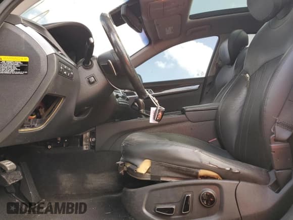 ✅ 2015 Hyundai Genesis 3.8L • VIN: KMHGN4JE5FU094097 • Lot: 77200204. Wystawiony na Copart z przebiegiem 205 387 mil. Bezpłatny archiwum sprzedaży aukcyjnych z USA i szczegółowy raport historii pojazdu na DreamBid. Zdjęcie 7.