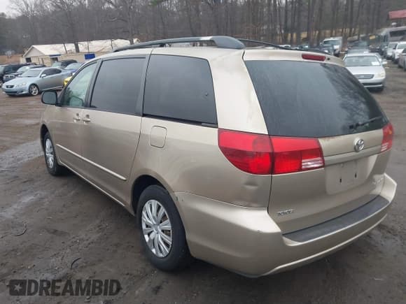 ✅ 2004 Toyota Sienna CE • VIN: 5TDZA23C74S124761 • Lot: 41475689. Wystawiony na IAAI z przebiegiem 332 606 mil. Bezpłatny archiwum sprzedaży aukcyjnych z USA i szczegółowy raport historii pojazdu na DreamBid. Zdjęcie 3.