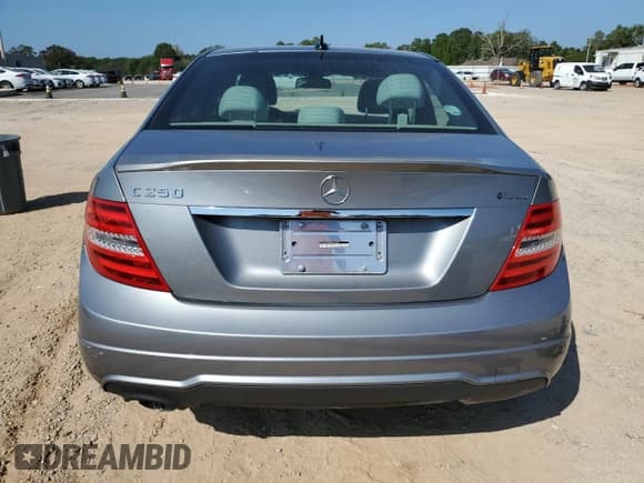 ✅ 2013 Mercedes-Benz C 250 Luxury • VIN: WDDGF4HB9DR296962 • Лот: 84650735. Опубликован ранее на Copart с пробегом 89 162 миль. Бесплатный доступ к архиву аукционных продаж из США и подробный отчёт об истории автомобиля на DreamBid. Изображение 6.