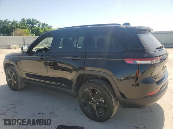 ✅ 2023 Jeep Grand Cherokee Altitude • VIN: 1C4RJHAG3PC561011 • Lot: 52937075. Listed on Copart with 29,815 mi. Free auction sales archive from the USA and detailed vehicle history report at DreamBid. Image 2.