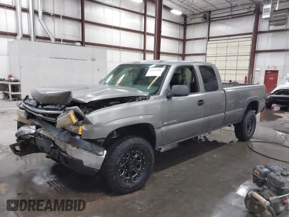✅ 2006 Chevrolet Silverado 2500HD LT1 • VIN: 1GCHK29UX6E263400 • Lot: 43512984. Wystawiony na IAAI z przebiegiem 185 395 mil. Bezpłatny archiwum sprzedaży aukcyjnych z USA i szczegółowy raport historii pojazdu na DreamBid. Zdjęcie 2.