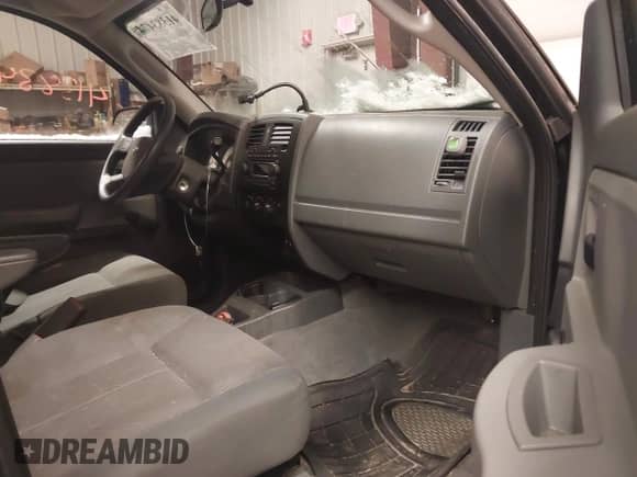 2005 Dodge Dakota ST с VIN 1D7HW28K05S305504, выставлен на аукционе IAAI как лот 41383474 с пробегом 130 079 миль миль и . История ставок и продаж доступна на DreamBid. Изображение 5.