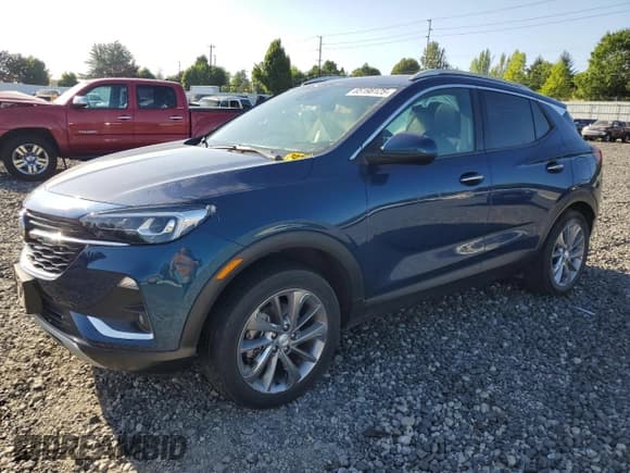 ✅ 2020 Buick Encore GX Essence • VIN: KL4MMGSL1LB072303 • Лот: 65198125. Опубликован ранее на Copart с пробегом 39 001 миль. Бесплатный доступ к архиву аукционных продаж из США и подробный отчёт об истории автомобиля на DreamBid. Изображение 1.