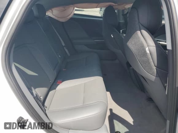 ✅ 2025 Lucid Air Pure • VIN: 50EA1PGA6SA007195 • Lot: 80579395. Wystawiony na Copart z przebiegiem Nie podano. Bezpłatny archiwum sprzedaży aukcyjnych z USA i szczegółowy raport historii pojazdu na DreamBid. Zdjęcie 10.