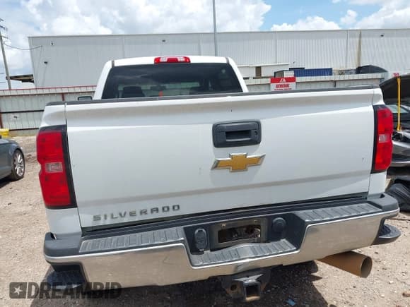 ✅ 2017 Chevrolet Silverado 2500HD Work Truck • VIN: 1GC1KUEY6HF243910 • Лот: 42656957. Опубликован ранее на IAAI с пробегом 60 698 миль. Бесплатный доступ к архиву аукционных продаж из США и подробный отчёт об истории автомобиля на DreamBid. Изображение 17.