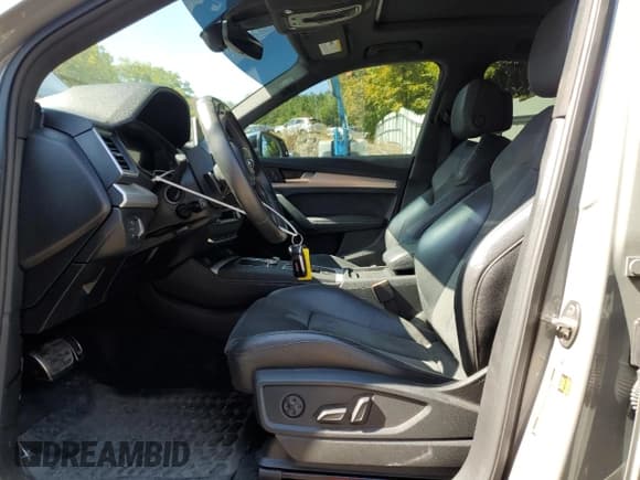 ✅ 2020 Audi SQ5 Premium Plus • VIN: WA1B4AFYXL2069717 • Лот: 71061225. Опубликован ранее на Copart с пробегом 56 604 миль. Бесплатный доступ к архиву аукционных продаж из США и подробный отчёт об истории автомобиля на DreamBid. Изображение 7.