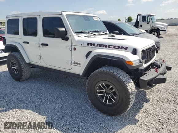 ✅ 2024 Jeep Wrangler Rubicon X • VIN: 1C4RJXFG3RW287944 • Lot: 61948925. Wystawiony na Copart z przebiegiem 4 739 mil. Bezpłatny archiwum sprzedaży aukcyjnych z USA i szczegółowy raport historii pojazdu na DreamBid. Zdjęcie 4.