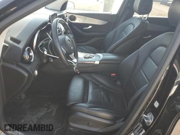 ✅ 2019 Mercedes-Benz GLC 300 • VIN: WDC0G4JB8K1002525 • Лот: 85152025. Опубликован ранее на Copart с пробегом 83 860 миль. Бесплатный доступ к архиву аукционных продаж из США и подробный отчёт об истории автомобиля на DreamBid. Изображение 7.