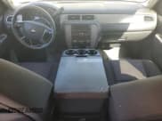 ✅ 2014 Chevrolet Suburban • VIN: 1GNSC5E06ER138660 • Lot: 86876575. Wystawiony na Copart z przebiegiem 159 523 mil. Bezpłatny archiwum sprzedaży aukcyjnych z USA i szczegółowy raport historii pojazdu na DreamBid. Zdjęcie 8.