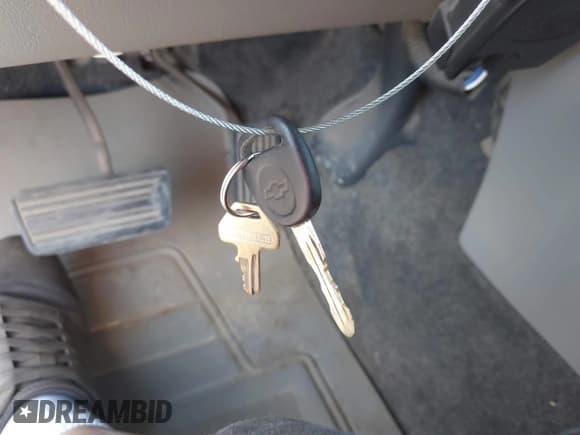 ✅ 2001 Chevrolet Suburban LS • VIN: 3GNFK16TX1G238776 • Лот: 42581098. Опубликован ранее на IAAI с пробегом 281 790 миль. Бесплатный доступ к архиву аукционных продаж из США и подробный отчёт об истории автомобиля на DreamBid. Изображение 11.