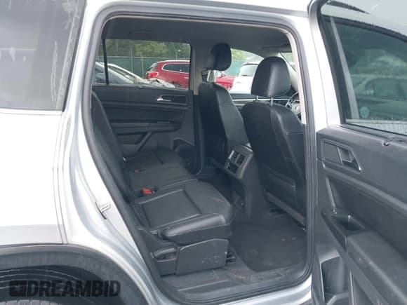 ✅ 2019 Volkswagen Atlas SE • VIN: 1V2UR2CA4KC577105 • Лот: 42712554. Опубликован ранее на IAAI с пробегом 96 669 миль. Бесплатный доступ к архиву аукционных продаж из США и подробный отчёт об истории автомобиля на DreamBid. Изображение 8.