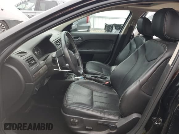 ✅ 2009 Mercury Milan Premier • VIN: 3MEHM08189R618506 • Lot: 85182845. Listed on Copart with 183,529 mi. Free auction sales archive from the USA and detailed vehicle history report at DreamBid. Image 7.