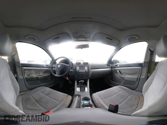 ✅ 2009 Volkswagen Jetta S • VIN: 3VWHZ71K19M072219 • Lot: 43748830. Wystawiony na IAAI z przebiegiem 147 367 mil. Bezpłatny archiwum sprzedaży aukcyjnych z USA i szczegółowy raport historii pojazdu na DreamBid. Zdjęcie 18.