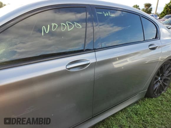 ✅ 2021 BMW 7 Series 740i • VIN: WBA7T2C07MCF82602 • Лот: 62063172. Опубликован ранее на Copart с пробегом Не указан. Бесплатный доступ к архиву аукционных продаж из США и подробный отчёт об истории автомобиля на DreamBid. Изображение 9.