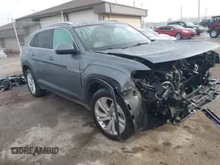 ✅ 2021 Volkswagen Atlas SEL • VIN: 1V2BE2CA2MC229390 • Lot: 43700374. Wystawiony na IAAI z przebiegiem 62 061 mil. Bezpłatny archiwum sprzedaży aukcyjnych z USA i szczegółowy raport historii pojazdu na DreamBid. Zdjęcie 1.