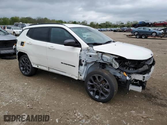 2021 Jeep Compass 80th Anniversary z VIN 3C4NJDEB1MT561871, wystawiony jako Copart lot #56173465 z przebiegiem 59 661 mil mil oraz Szkoda całkowita • Salvage title. Historia ofert i sprzedaży dostępna na DreamBid. Obrazek 4.