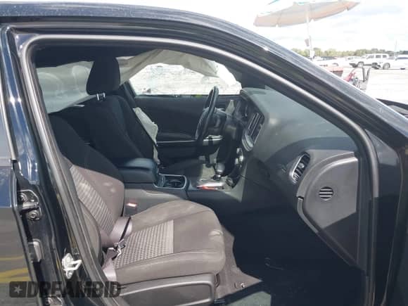 2023 Dodge Charger SXT z VIN 2C3CDXBG8PH551730, wystawiony jako IAAI lot #43507351 z przebiegiem 52 150 mil mil oraz . Historia ofert i sprzedaży dostępna na DreamBid. Obrazek 5.