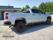 ✅ 2020 Chevrolet Silverado 1500 Custom Trail Boss • VIN: 1GCRYCEH1LZ368350 • Lot: 60545505. Wystawiony na Copart z przebiegiem 65 574 mil. Bezpłatny archiwum sprzedaży aukcyjnych z USA i szczegółowy raport historii pojazdu na DreamBid. Zdjęcie 3.