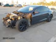 ✅ 2022 Tesla Model S • VIN: 5YJSA1E59NF491029 • Lot: 43756895. Wystawiony na IAAI z przebiegiem 42 897 mil. Bezpłatny archiwum sprzedaży aukcyjnych z USA i szczegółowy raport historii pojazdu na DreamBid. Zdjęcie 17.