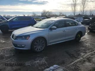 ✅ 2015 Volkswagen Passat SE • VIN: 1VWBS7A38FC056440 • Лот: 92998655. Опубликован ранее на Copart с пробегом 227 197 миль. Бесплатный доступ к архиву аукционных продаж из США и подробный отчёт об истории автомобиля на DreamBid. Изображение 1.