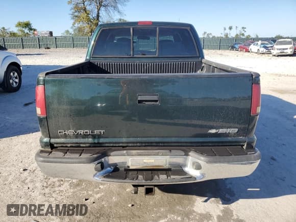 ✅ 2002 Chevrolet S-10 LS • VIN: 1GCDT13W52K115327 • Лот: 74267694. Опубликован ранее на Copart с пробегом 216 742 миль. Бесплатный доступ к архиву аукционных продаж из США и подробный отчёт об истории автомобиля на DreamBid. Изображение 6.