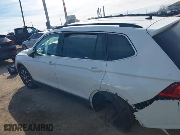 ✅ 2021 Volkswagen Tiguan SE • VIN: 3VV2B7AX1MM070358 • Lot: 41583397. Wystawiony na IAAI z przebiegiem 75 508 mil. Bezpłatny archiwum sprzedaży aukcyjnych z USA i szczegółowy raport historii pojazdu na DreamBid. Zdjęcie 13.