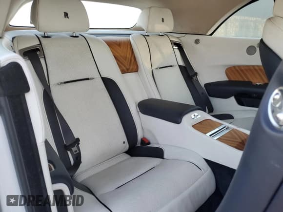 ✅ 2017 Rolls-Royce Dawn • VIN: SCA666D55HU102746 • Lot: 82332535. Listed on Copart with 57,325 mi. Free auction sales archive from the USA and detailed vehicle history report at DreamBid. Image 10.