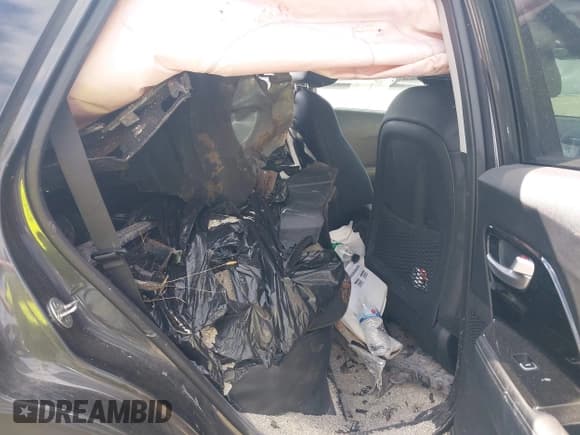 ✅ 2019 Kia Niro EX • VIN: KNDCC3LG2K5022702 • Lot: 43514756. Listed on IAAI with 106,204 mi. Free auction sales archive from the USA and detailed vehicle history report at DreamBid. Image 8.