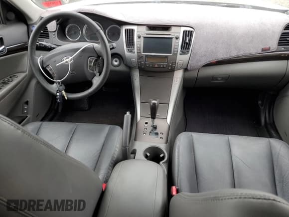 ✅ 2009 Hyundai Sonata Limited • VIN: 5NPEU46C89H571545 • Лот: 73649784. Опубликован ранее на Copart с пробегом 179 992 миль. Бесплатный доступ к архиву аукционных продаж из США и подробный отчёт об истории автомобиля на DreamBid. Изображение 8.