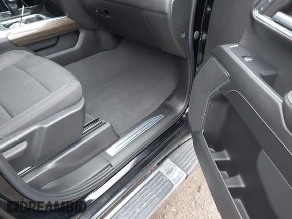 ✅ 2023 Chevrolet Silverado 1500 RST • VIN: 1GCUDEEL1PZ168810 • Lot: 41458921. Listed on IAAI with 20,877 mi. Free auction sales archive from the USA and detailed vehicle history report at DreamBid. Image 5.