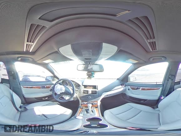 ✅ 2010 Mercedes-Benz C 300 Sport • VIN: WDDGF5EB7AR117310 • Лот: 66877865. Опубликован ранее на Copart с пробегом 188 120 миль. Бесплатный доступ к архиву аукционных продаж из США и подробный отчёт об истории автомобиля на DreamBid. Изображение 14.