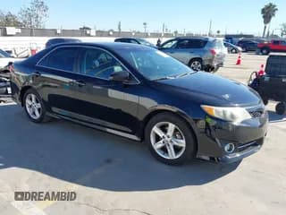 ✅ 2013 Toyota Camry XLE • VIN: 4T1BF1FK6DU258457 • Lot: 43578156. Wystawiony na IAAI z przebiegiem 153 219 mil. Bezpłatny archiwum sprzedaży aukcyjnych z USA i szczegółowy raport historii pojazdu na DreamBid. Zdjęcie 1.