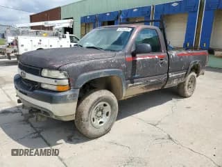 ✅ 2001 Chevrolet Silverado 2500HD • VIN: 1GCHK24UX1E231336 • Lot: 62934375. Wystawiony na Copart z przebiegiem Nie podano. Bezpłatny archiwum sprzedaży aukcyjnych z USA i szczegółowy raport historii pojazdu na DreamBid. Zdjęcie 1.