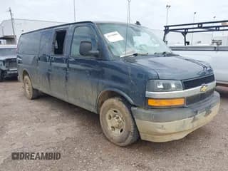 ✅ 2020 Chevrolet Express Passenger LT • VIN: 1GAZGPFG5L1168319 • Lot: 41720096. Wystawiony na IAAI z przebiegiem 77 030 mil. Bezpłatny archiwum sprzedaży aukcyjnych z USA i szczegółowy raport historii pojazdu na DreamBid. Zdjęcie 1.