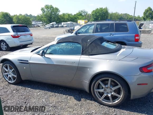 ✅ 2008 Aston Martin Vantage • VIN: SCFBB04B98GD08676 • Лот: 42875460. Опубликован ранее на IAAI с пробегом 69 188 миль. Бесплатный доступ к архиву аукционных продаж из США и подробный отчёт об истории автомобиля на DreamBid. Изображение 14.